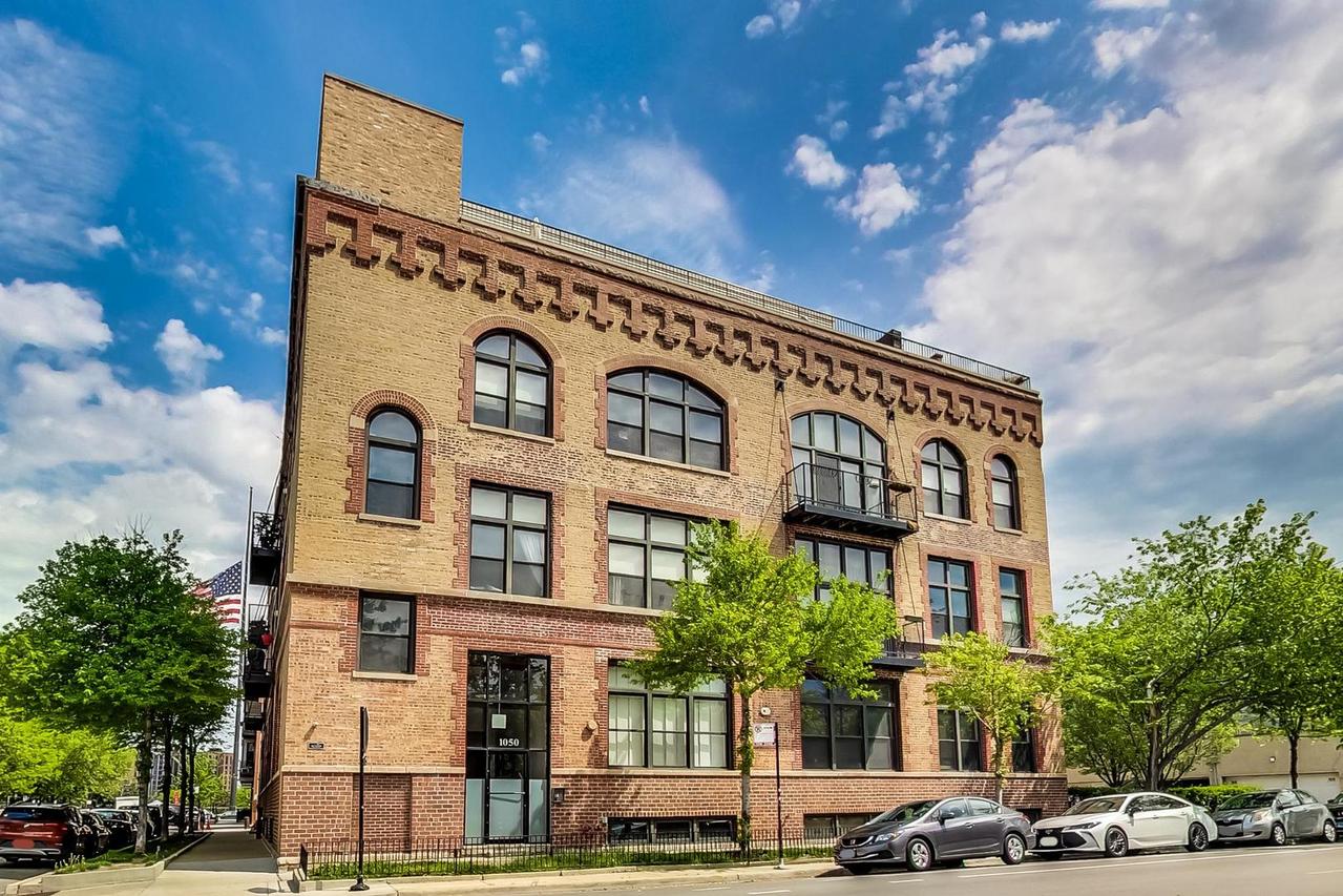 1050 W Hubbard St. #1C, Chicago, IL 60642