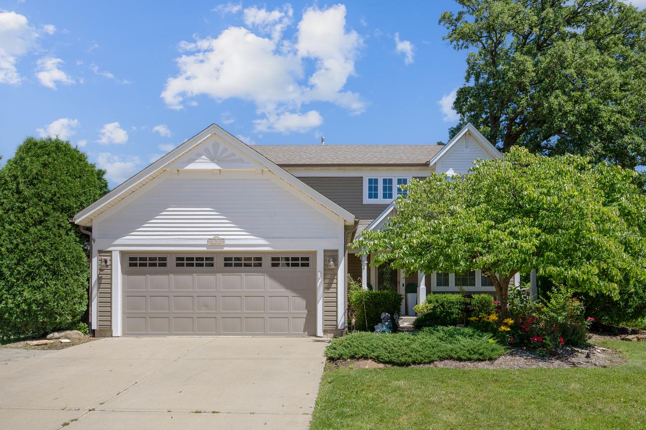 5 Vernon Ct., South Elgin, IL 60177