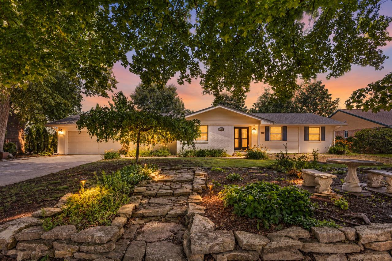 3104 Valley Brook Dr., Champaign, IL 61822