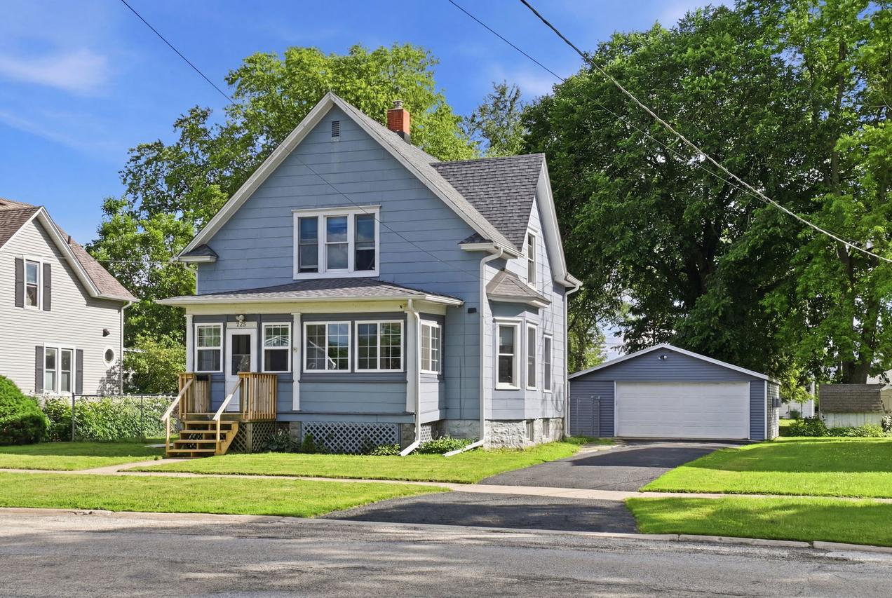 924 Prospect St., Dekalb, IL 60115