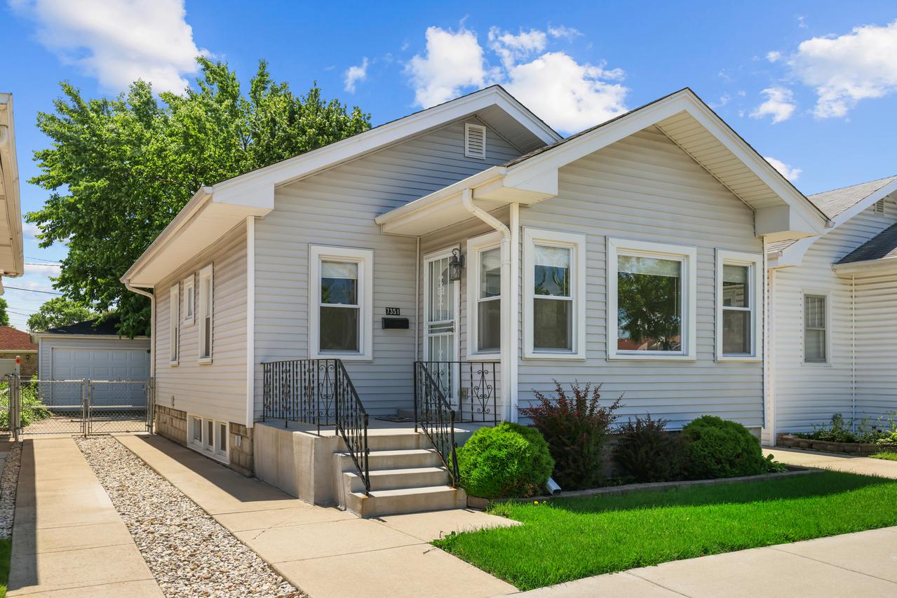 7351 W Barry Ave., Chicago, IL 60707