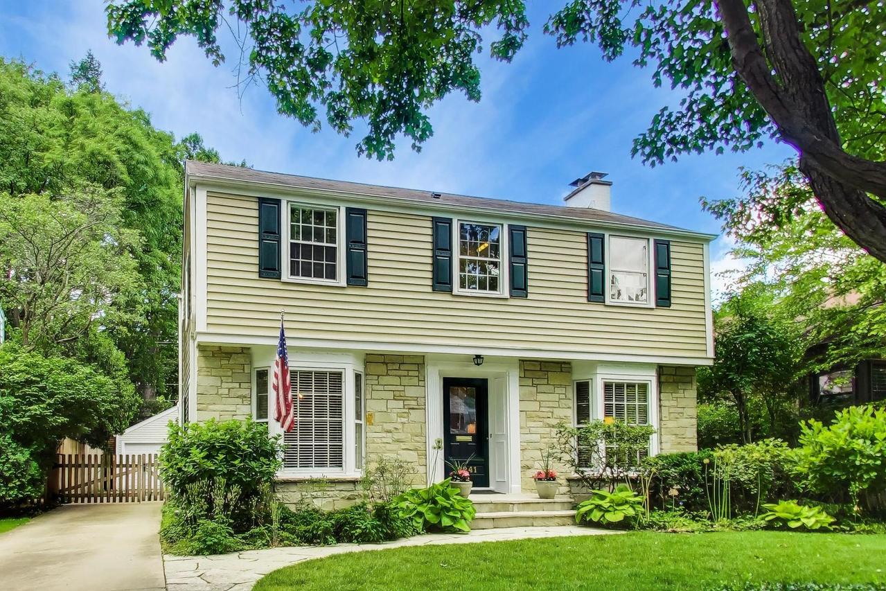 2241 Greenwood Ave., Wilmette, IL 60091