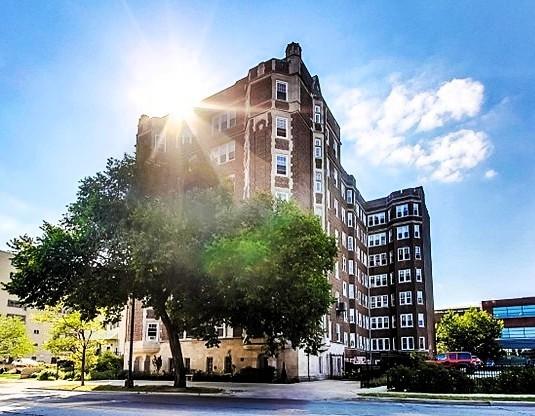 6334 N Sheridan Rd. #2C, Chicago, IL 60660