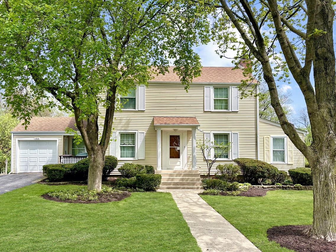 1319 Bunker Ave., Flossmoor, IL 60422