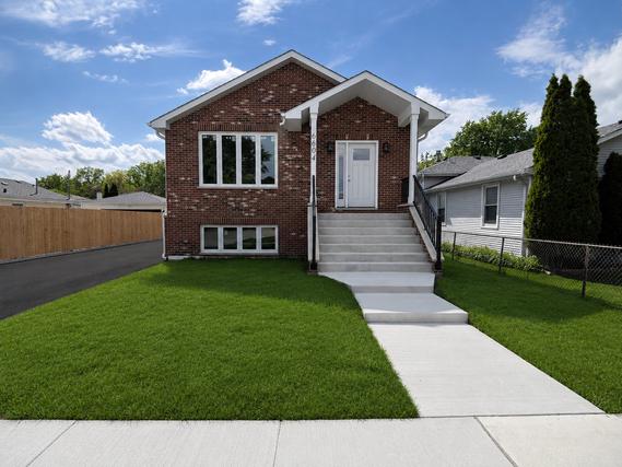 New Construction Homes For Sale This Week That Attend Lyons Township High School: June 17th to June 23rd