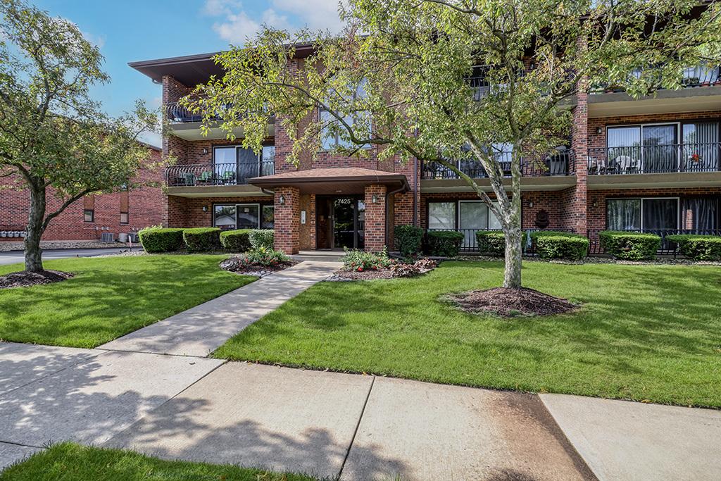 7425 Tiffany Dr. #1D, Orland Park, IL 60462