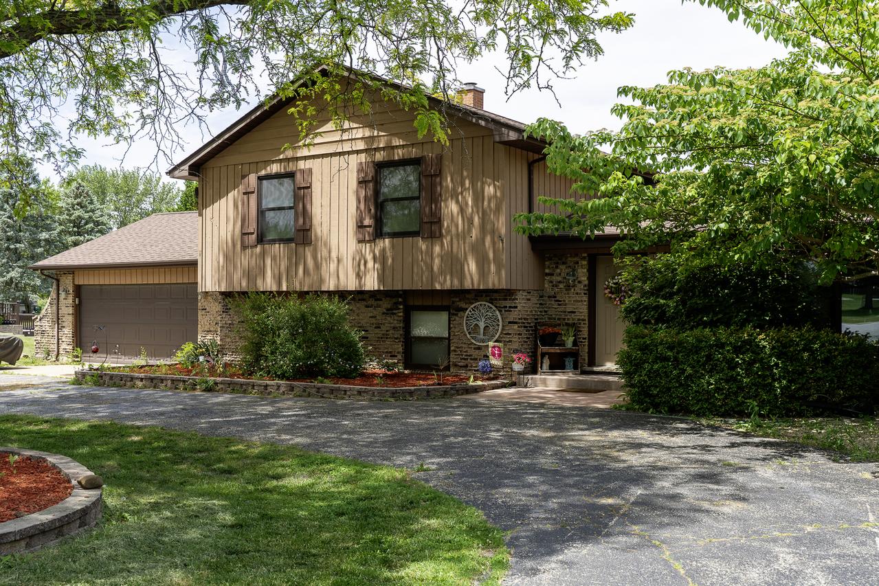 2904 Scott Ave., Mchenry, IL 60050