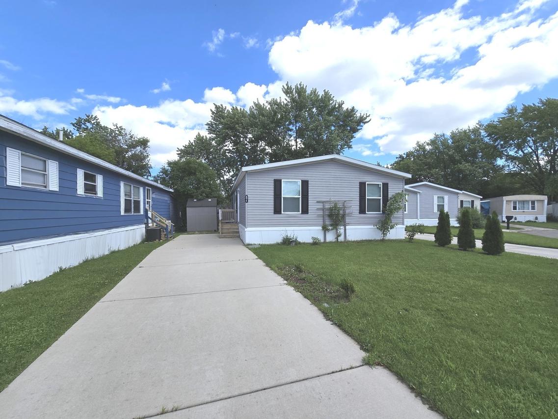 314 Huston Ct., Round Lake, IL 60073