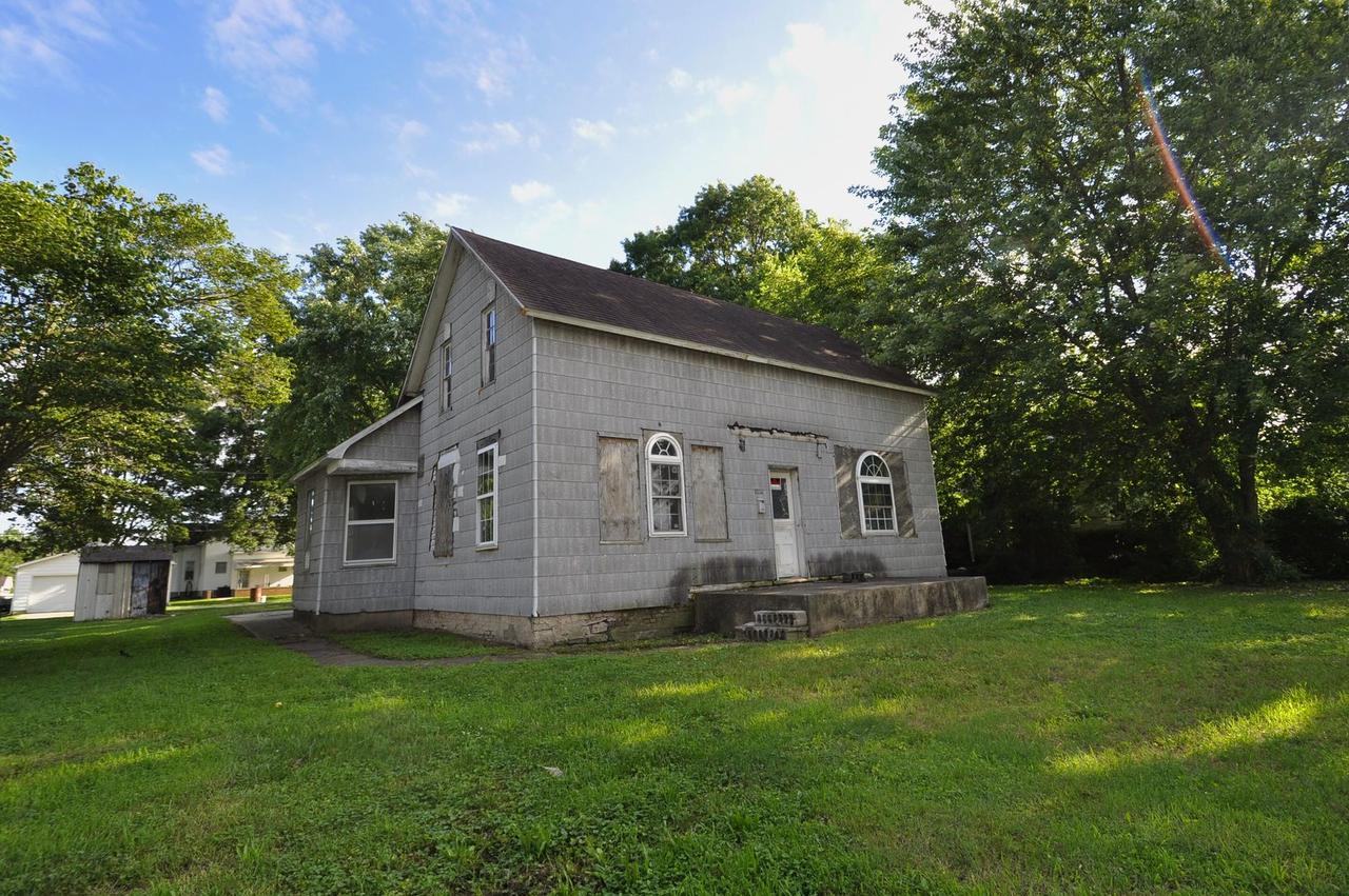 108 W 1st South St., Mount Olive, IL 62069