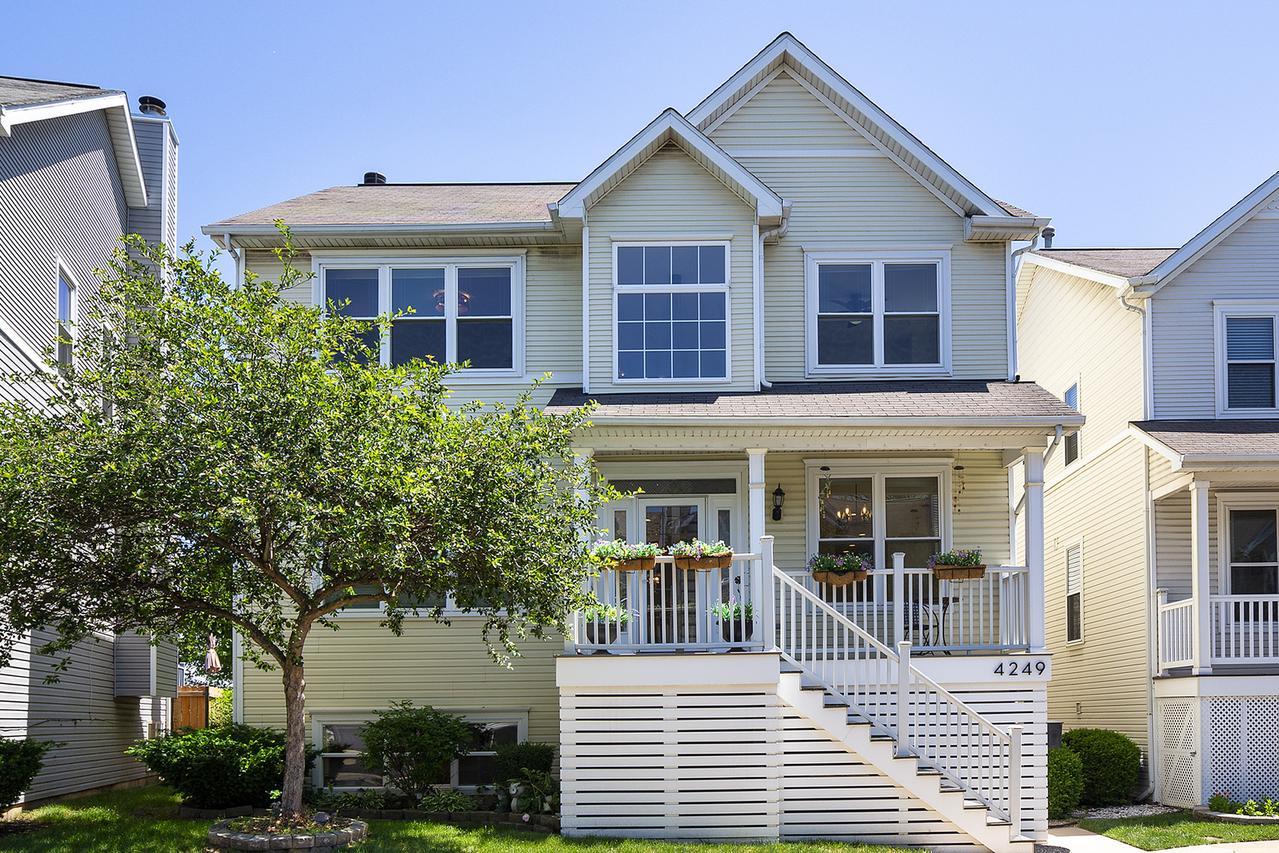 4249 N Kolmar Ave., Chicago, IL 60641