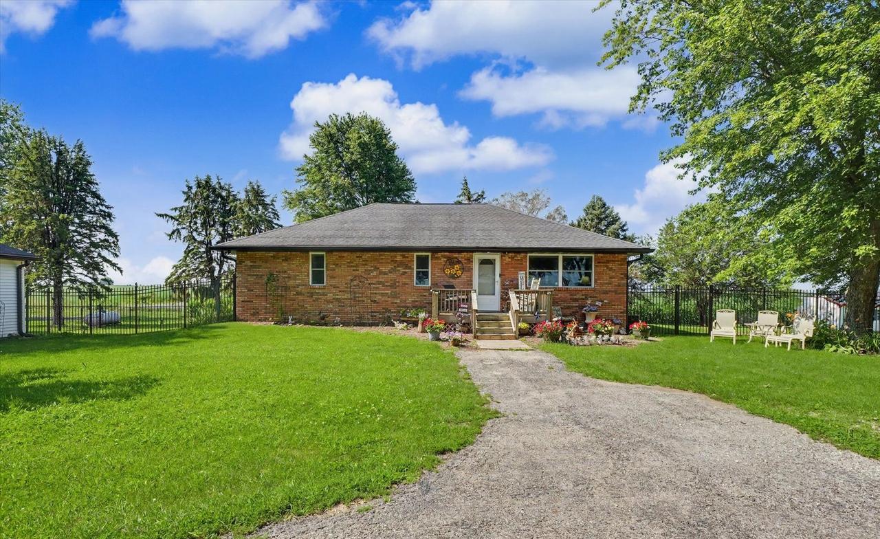 1413 E 2950 North Rd., Mansfield, IL 61854