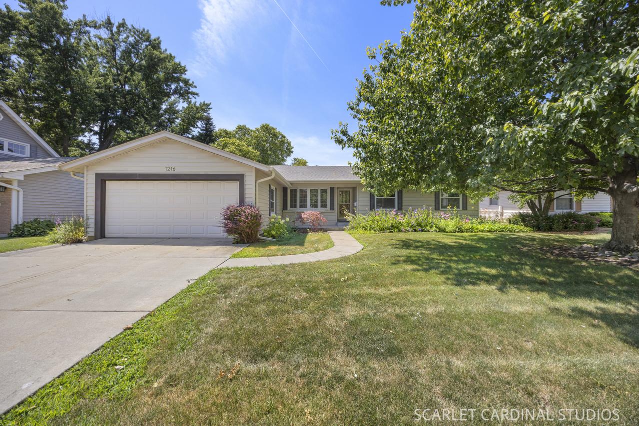 1216 Berkenshire Ln., Elk Grove Village, IL 60007