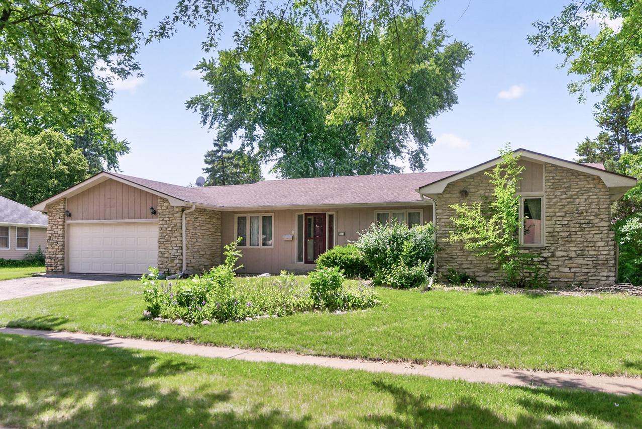 113 Ebbesen St., Dekalb, IL 60115