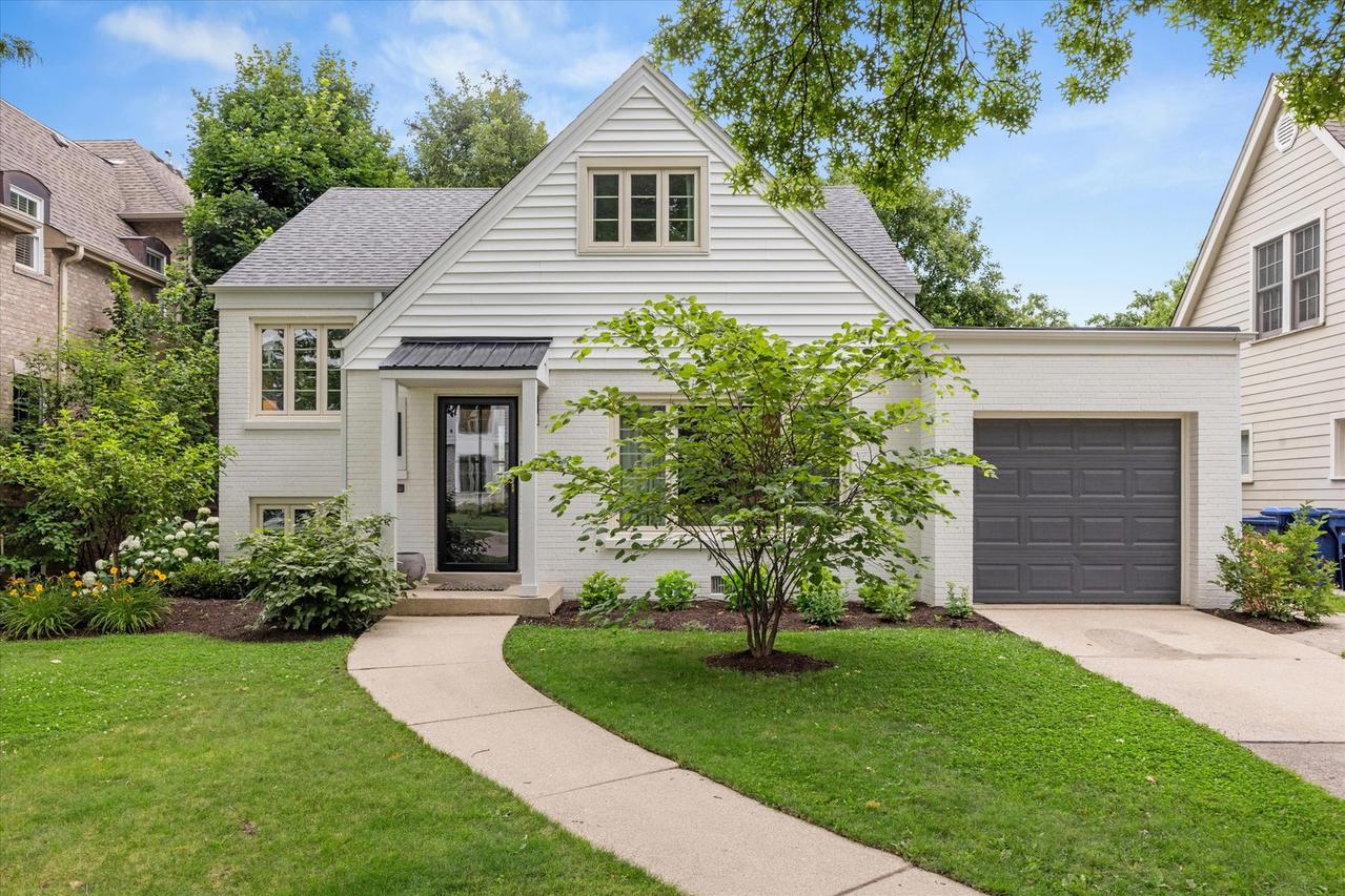 3929 Grove Ave., Western Springs, IL 60558