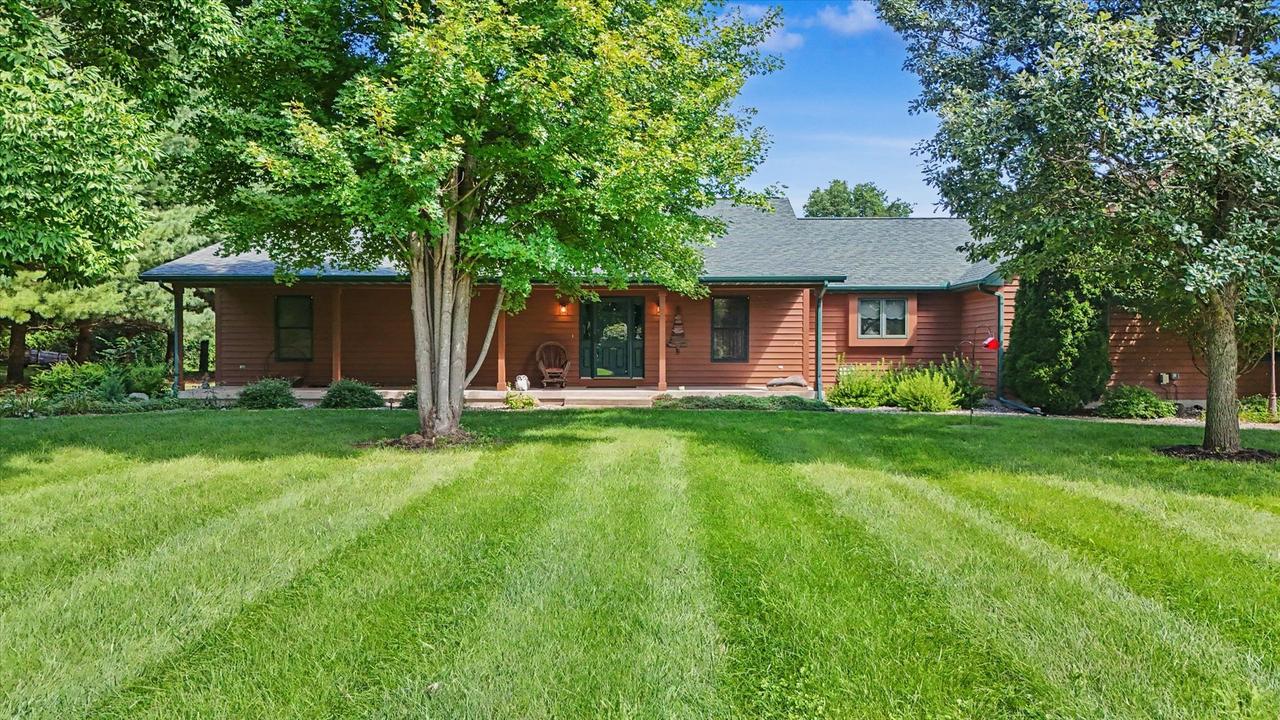 372 County Road 2700 N Rd., Mahomet, IL 61853