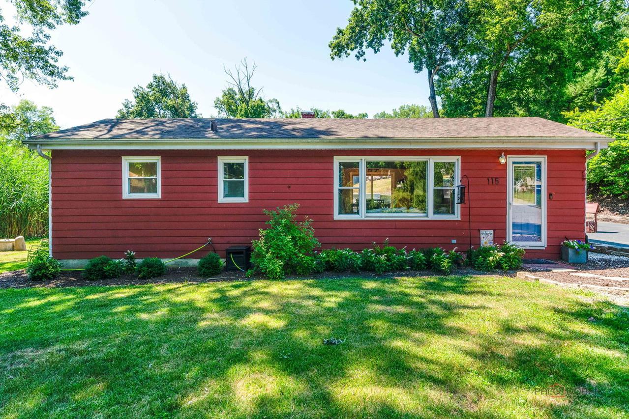 115 Muriel Rd., Spring Grove, IL 60081