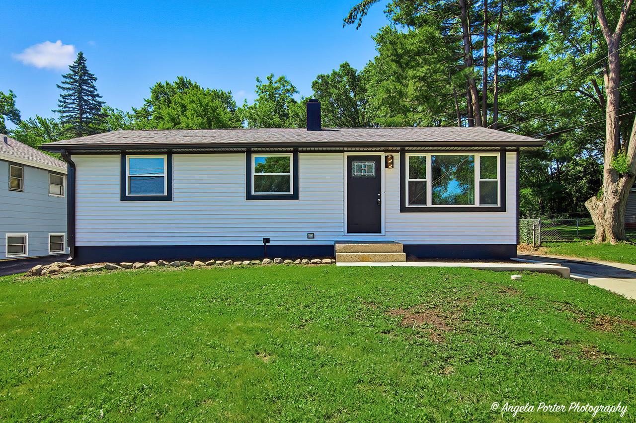 33028 N Ridge Rd., Grayslake, IL 60030