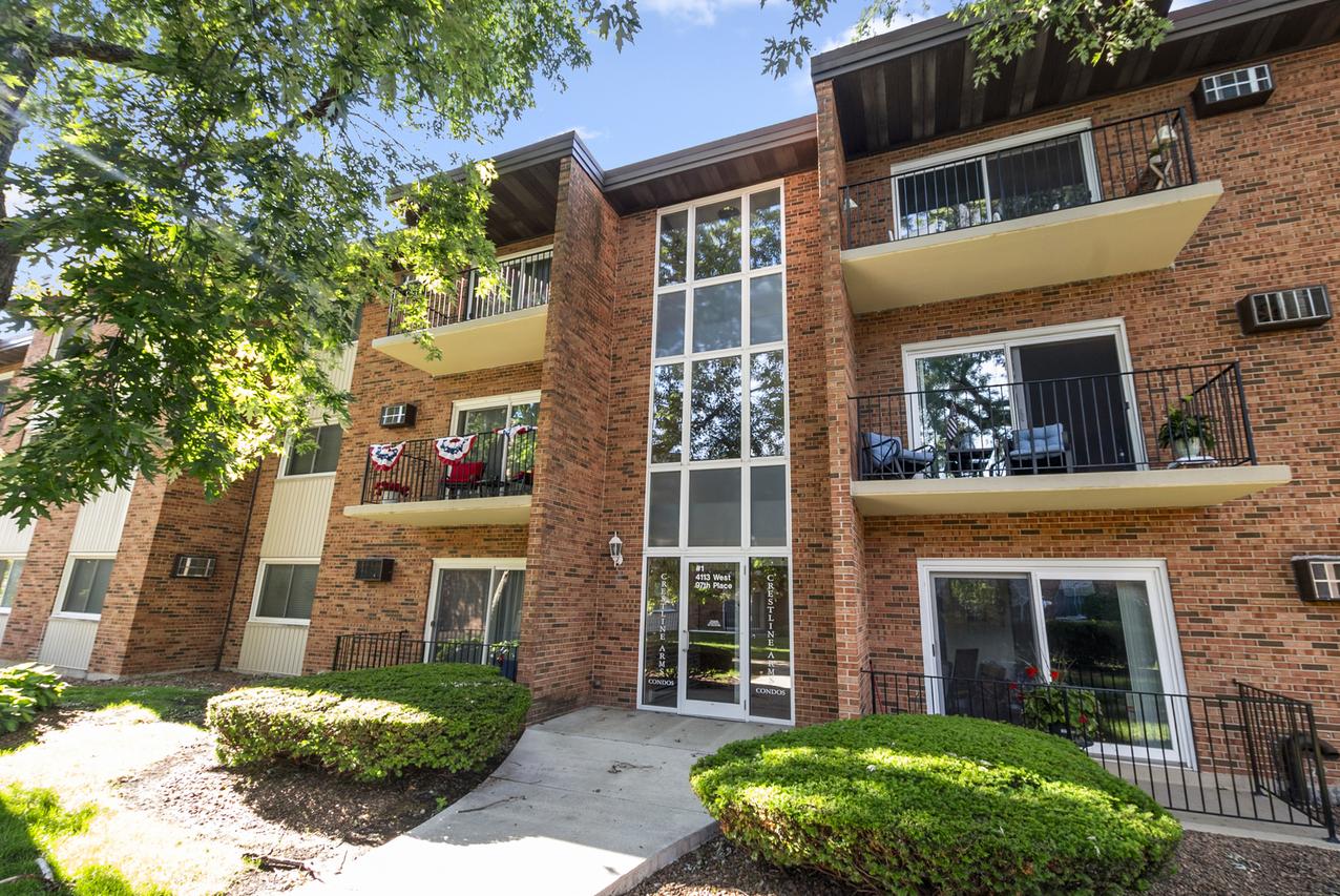 4113 W 97th Pl. #303, Oak Lawn, IL 60453