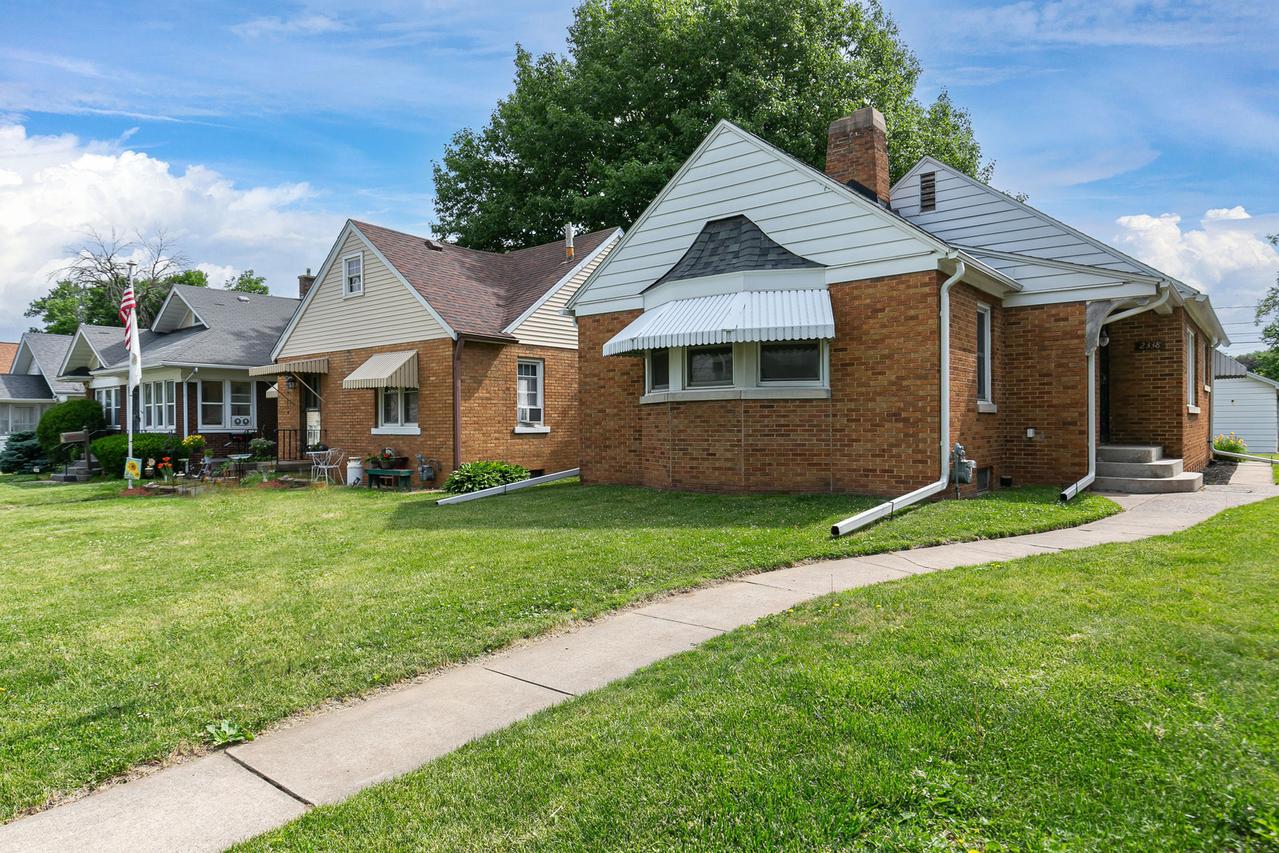 2338 7th St., East Moline, IL 61244