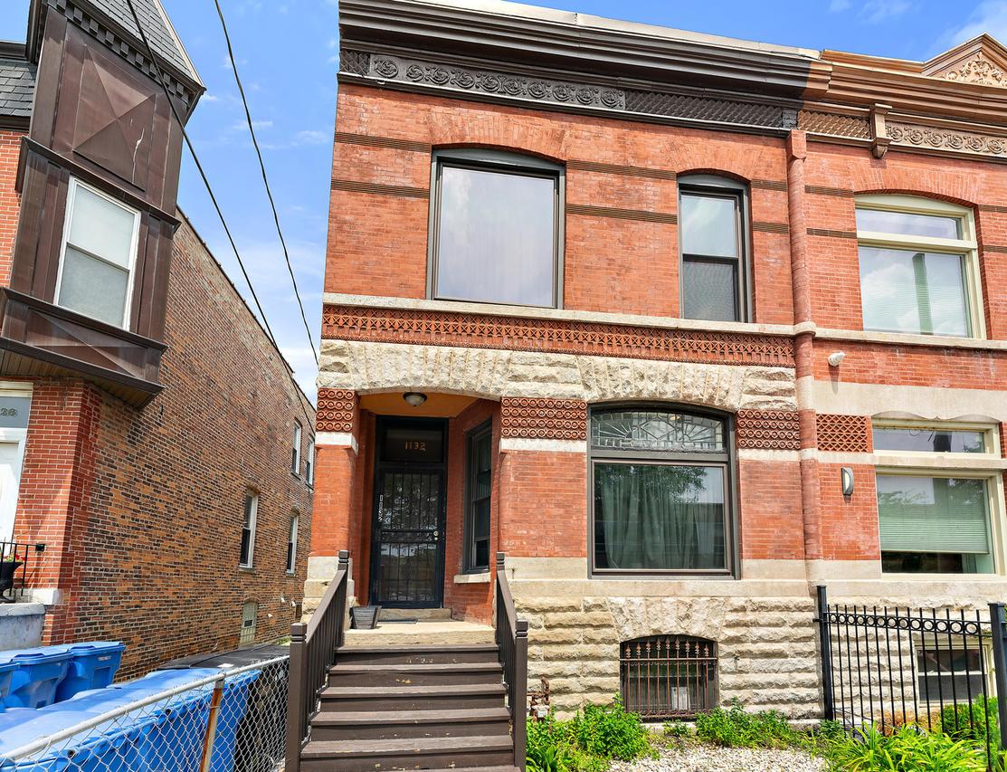1132 E 44th St., Chicago, IL 60653