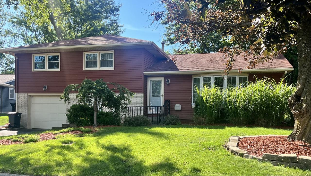8909 19th St., Rock Island, IL 61201