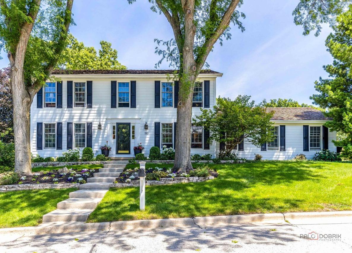 1110 Furlong Dr., Libertyville, IL 60048