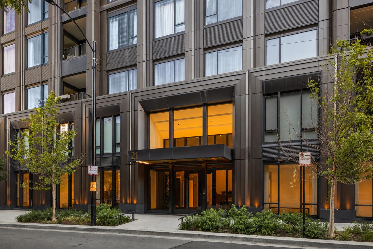 21 N May St. #405, Chicago, IL 60607