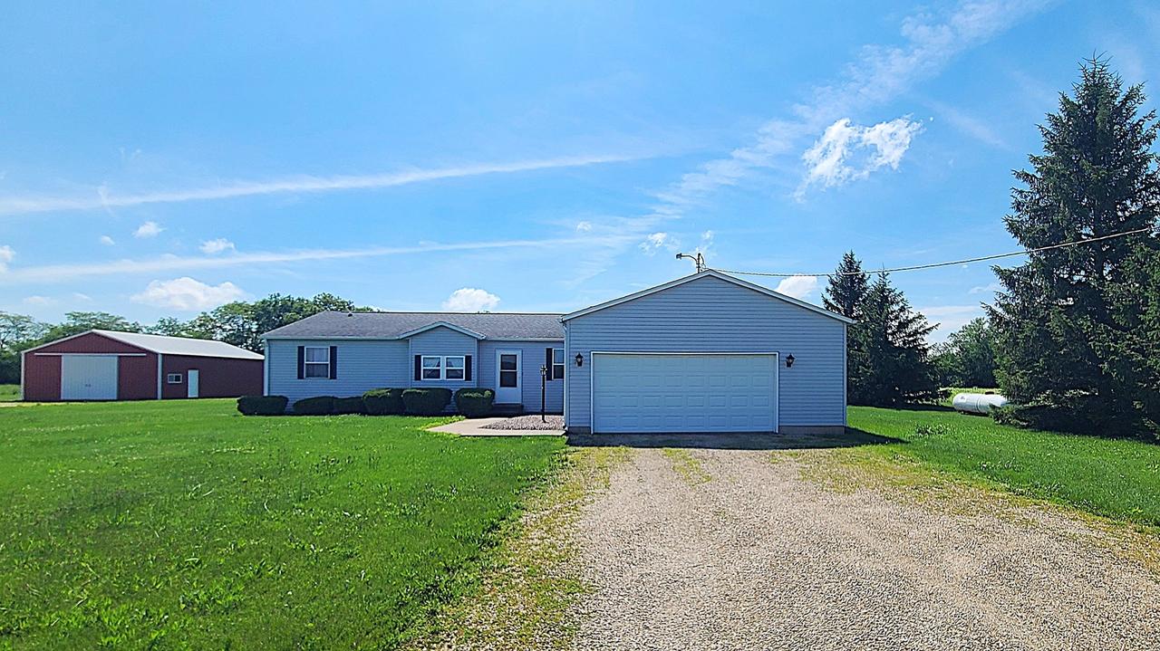 9830 Yorktown Rd., Lyndon, IL 61261