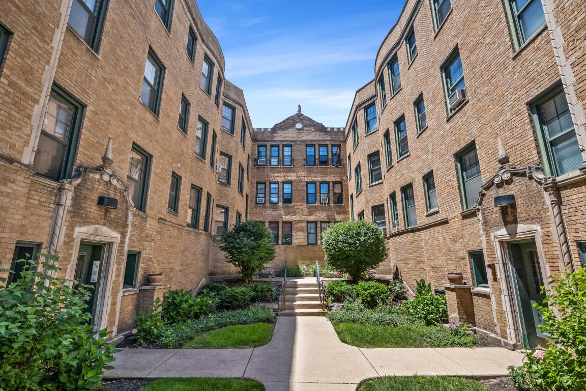 146 Clyde Ave. #2W, Evanston, IL 60202