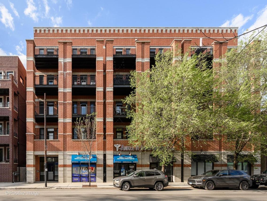 2222 W Belmont Ave. #404, Chicago, IL 60618