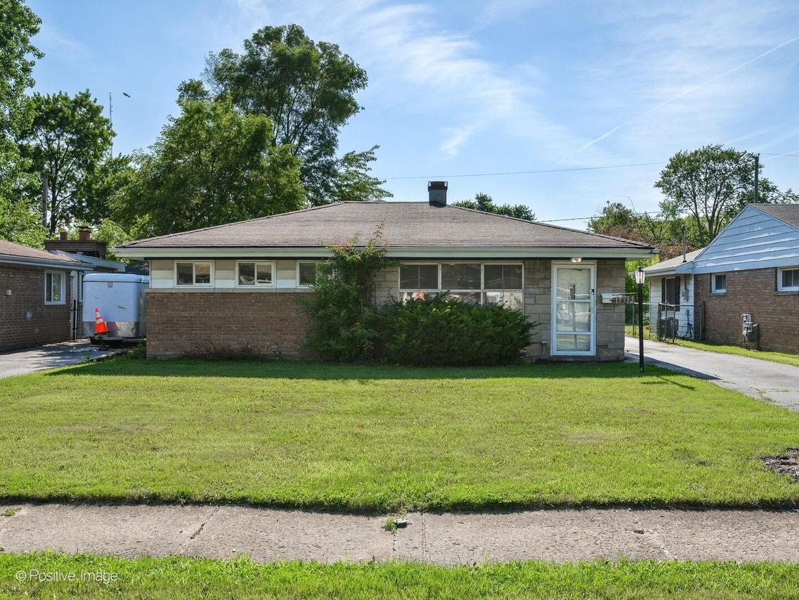 17312 Greenbay Ave., Lansing, IL 60438