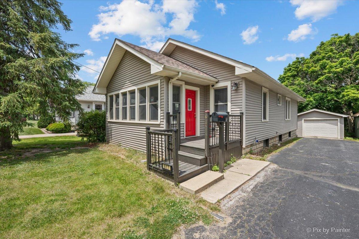 617 2nd St., Crete, IL 60417
