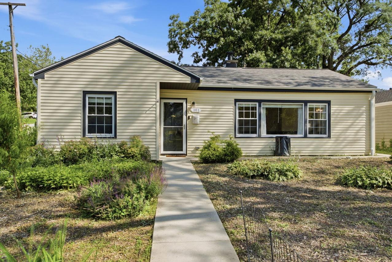 301 Sheldon Ave., Downers Grove, IL 60515