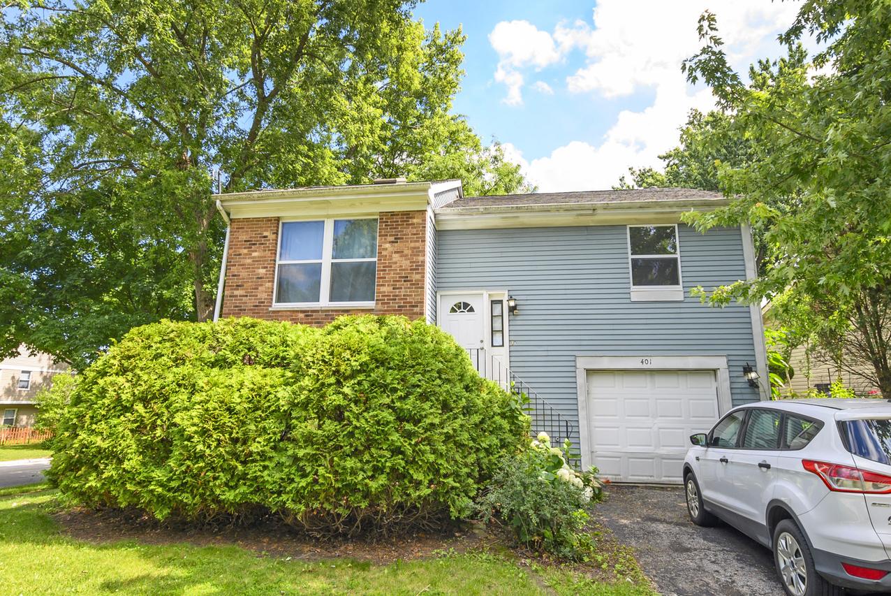 401 Fernwood Dr., Westmont, IL 60559