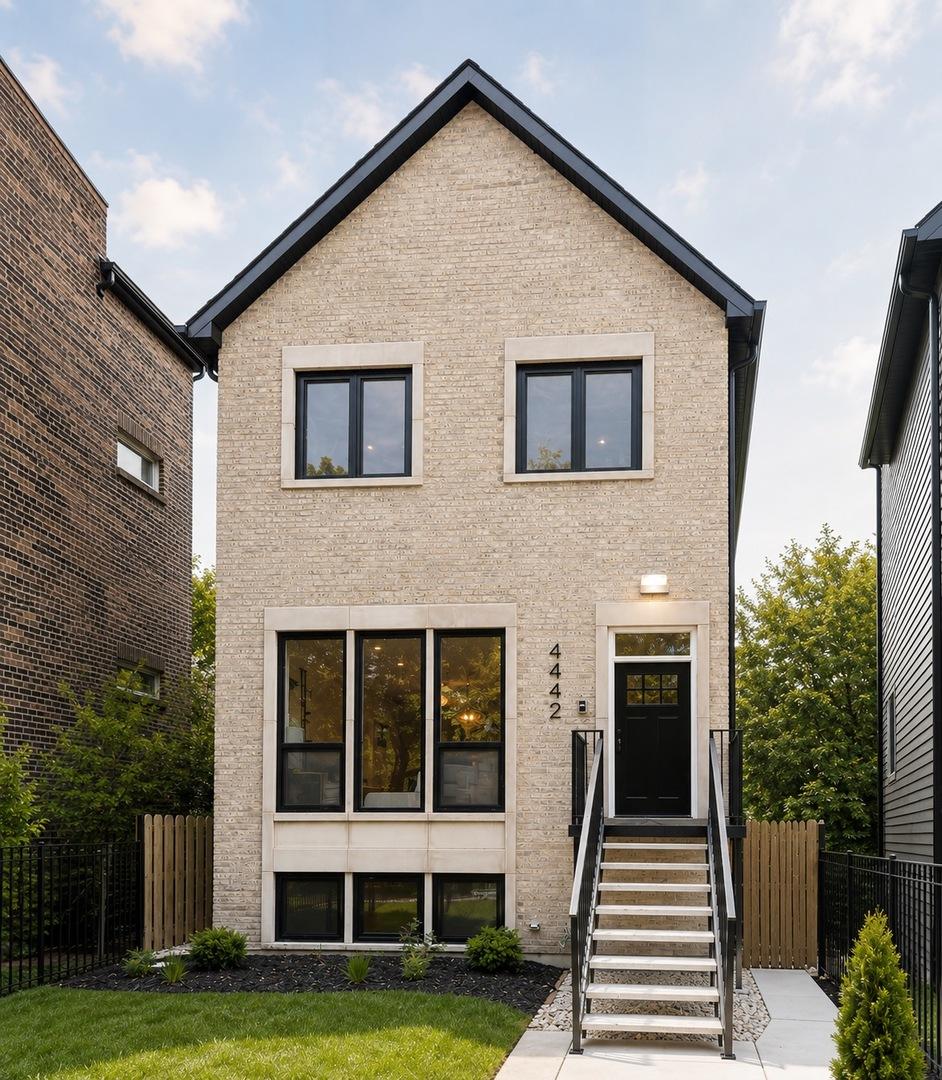 4444 N Greenview Ave., Chicago, IL 60640