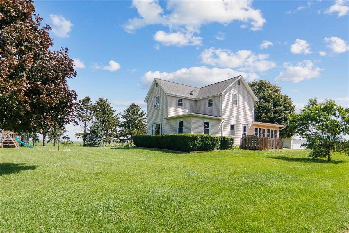 17669 N 2400 Rd., Towanda, IL 61776
