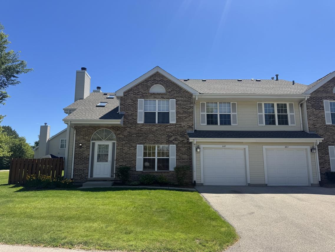 267 Yorkshire Ct., Gurnee, IL 60031