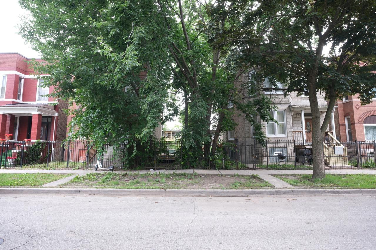 4037 W Wilcox St., Chicago, IL 60624
