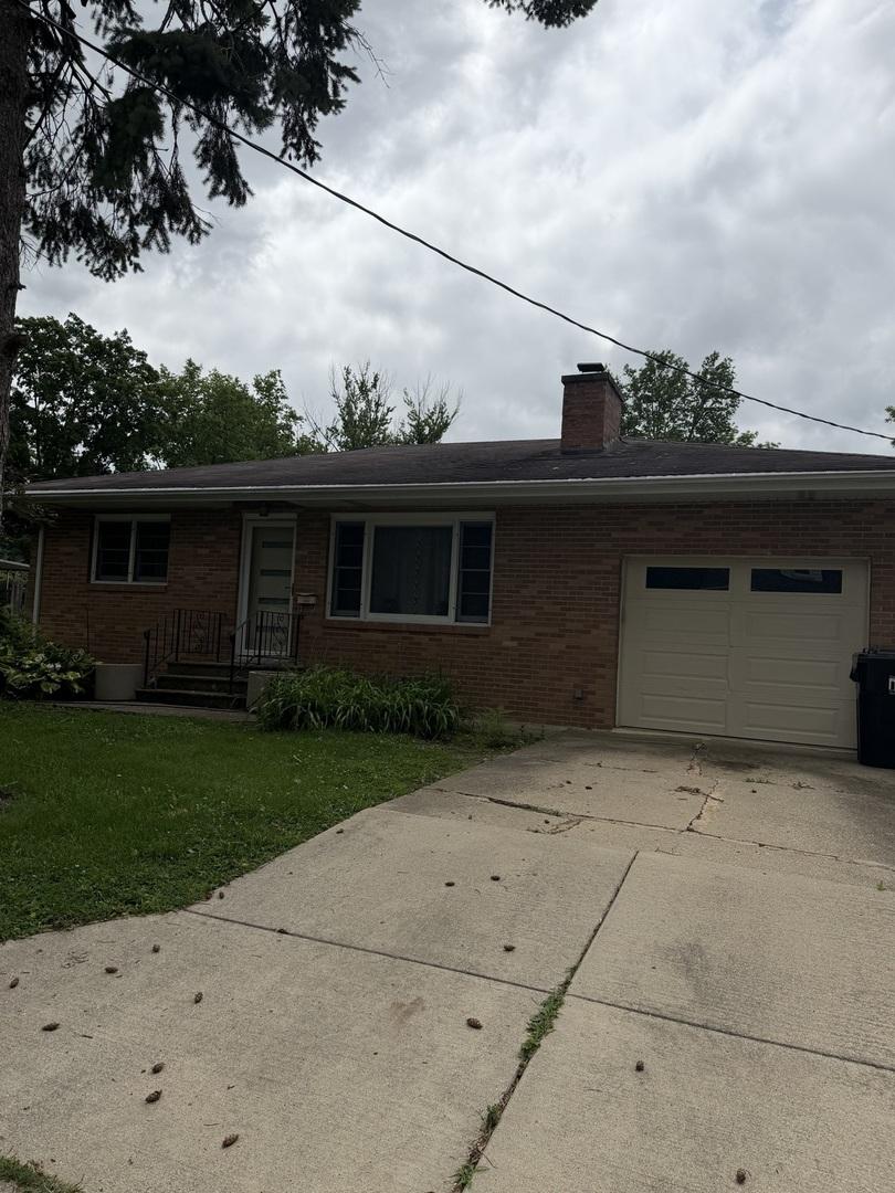 1107 West Ave., Normal, IL 61761
