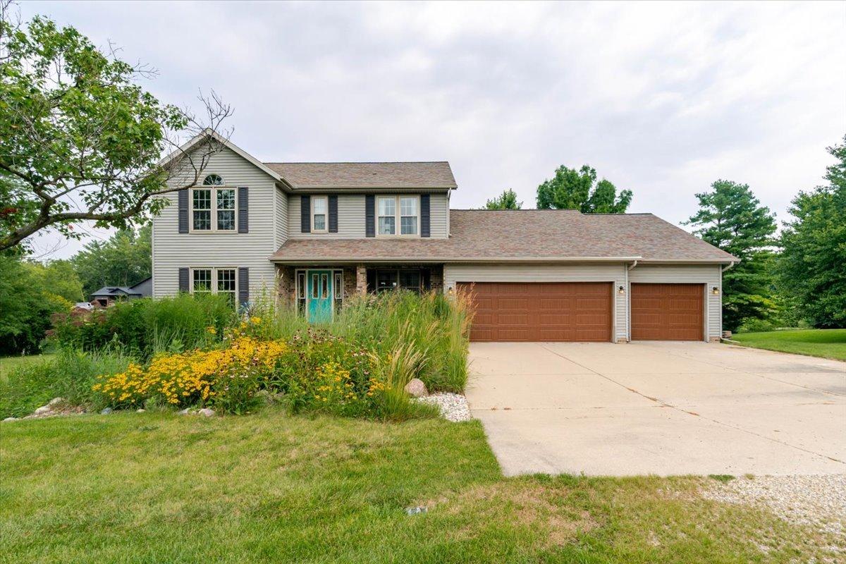 9082 Hardesty Run Rd., Bloomington, IL 61705
