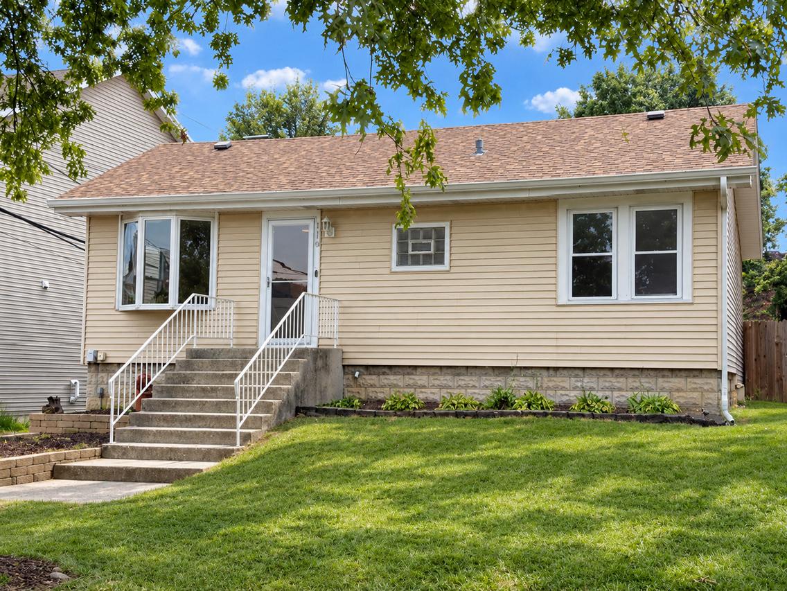 110 E 56th St., Westmont, IL 60559