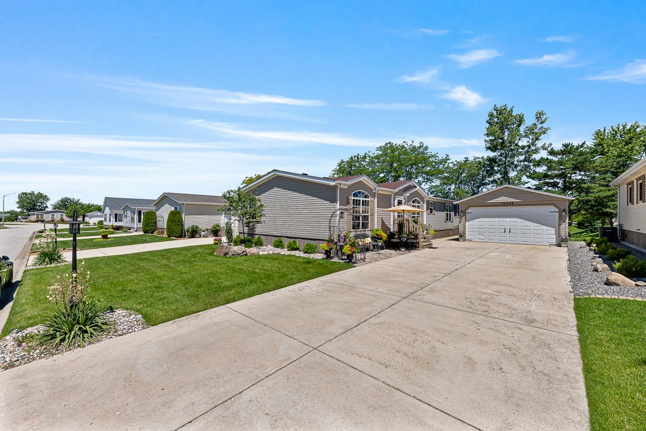 10864 Doral Dr., Frankfort, IL 60423