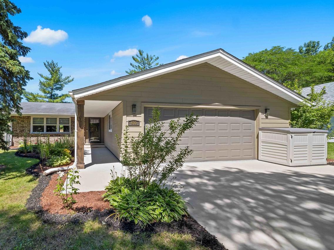 600 S Springinsguth Rd., Schaumburg, IL 60193
