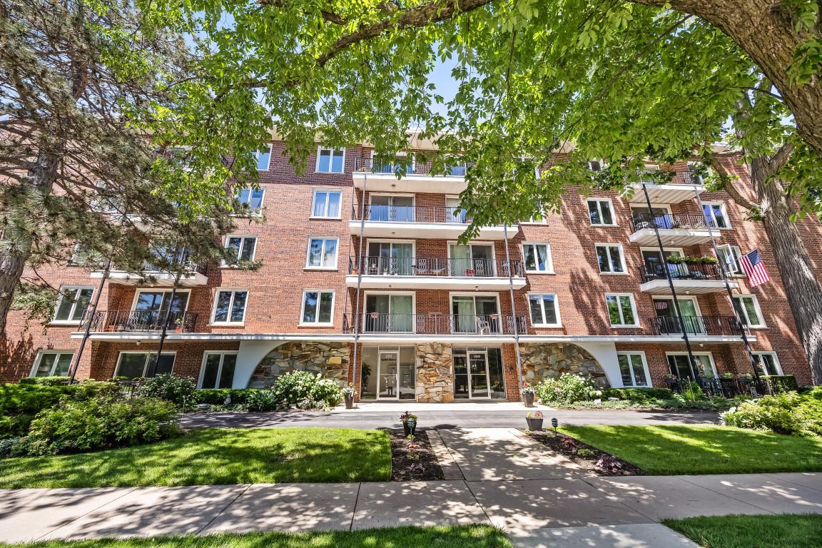2333 Central St. #206, Evanston, IL 60201