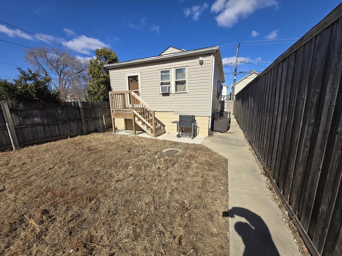 5750 W 65th St., Chicago, IL 60638