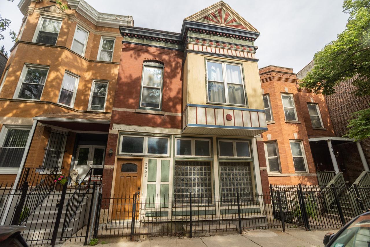 2007 N Oakley Ave., Chicago, IL 60647