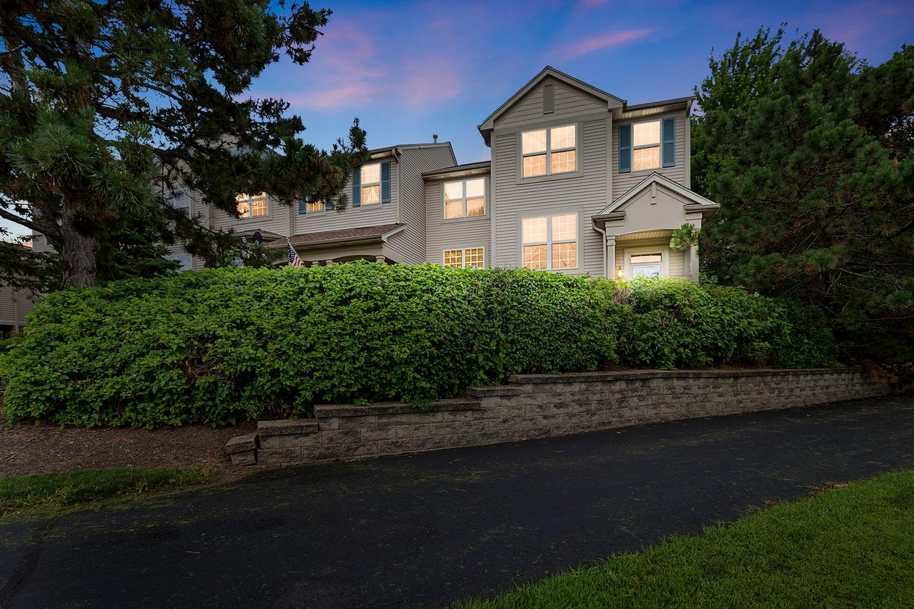 896 Cherry Creek Dr., Grayslake, IL 60030