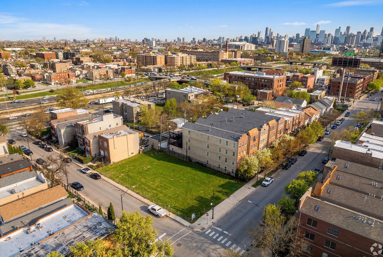 2452 W Harrison St., Chicago, IL 60612