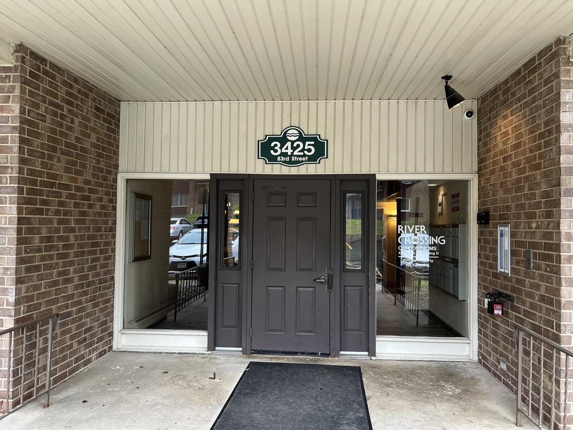 3425 83rd St. #D8, Woodridge, IL 60517