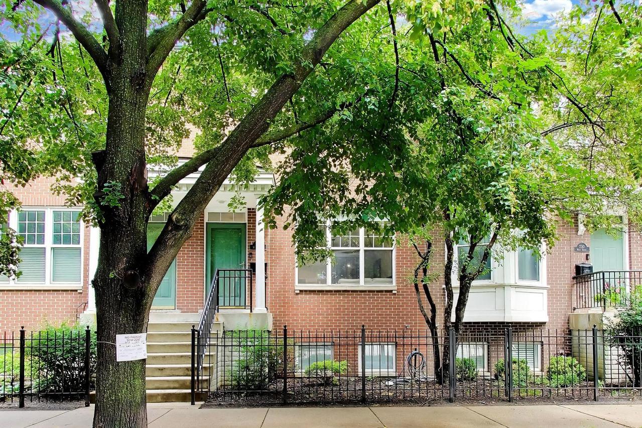 232 W Scott St., Chicago, IL 60610